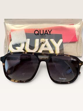 Quay On the Fly Polarized